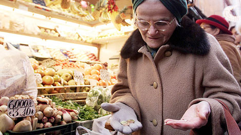 Crisi: 65% Italiani tagliano pasti nei risoranti e risparmiano in casa