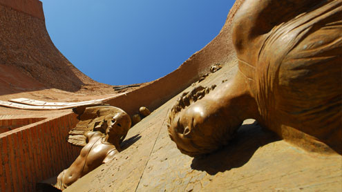 Il Portone bronzeo della Basilica Santa Maria degli Angeli e dei Martiri di Roma realizzato da Igor Mitoray